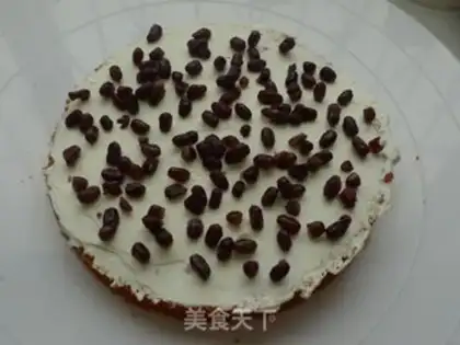 Make Christmas white forest cake step 10