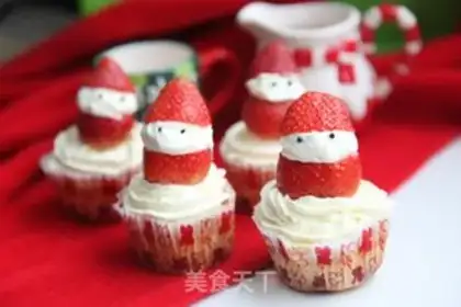 Make Christmas cupcakes step 11