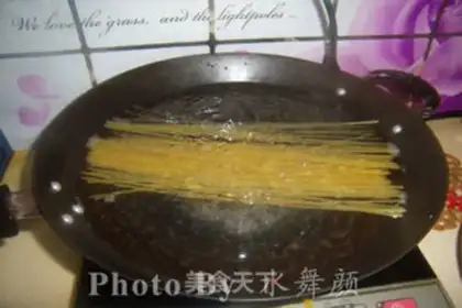Make Fried pasta step 1