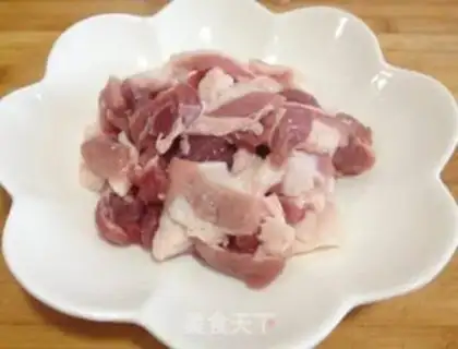 Make Hot cabbage makes a lot of meat step 1