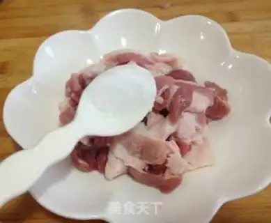 Make Hot cabbage makes a lot of meat step 2
