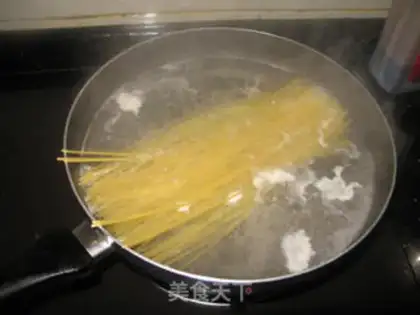 Make Shrimp pasta step 1