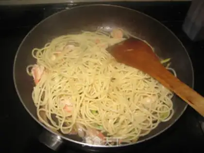 Make Shrimp pasta step 11