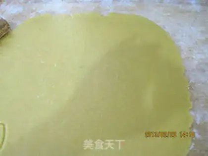 Make Heart-shaped doll-head cookies step 2