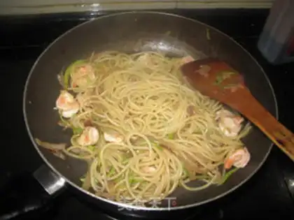 Make Shrimp pasta step 12