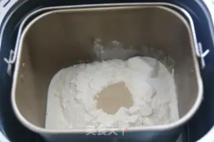 Make Mouse cheese, milk toast step 0