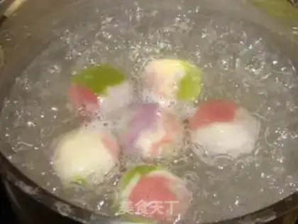 Make Colour soup round step 12
