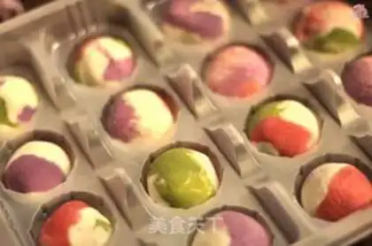 Make Colour soup round step 14