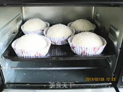 Make Red Bean Snowflake Bread step 9
