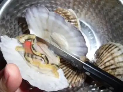 Make Garlic fan floss step 1