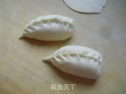 Make Autumn leaf buns step 4