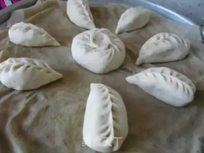 Make Autumn leaf buns step 5