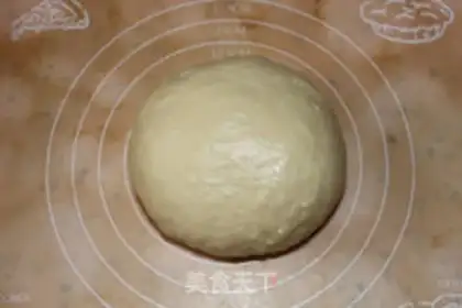 Make pineapple rolls step 0