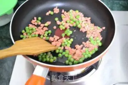 Make Gold egg fried rice step 1