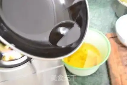 Make Gold egg fried rice step 2