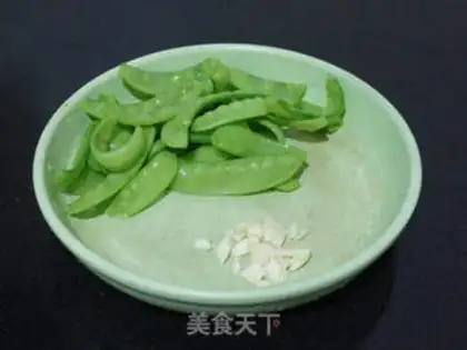 Make Clear the Dutch beans step 1