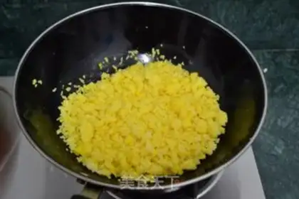 Make Gold egg fried rice step 7