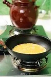 Make Onion egg roll step 2