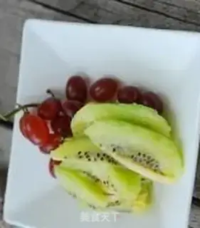 Make Sunshine beach fruit plate step 1