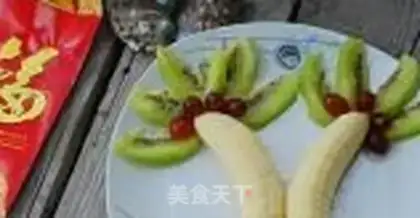 Make Sunshine beach fruit plate step 5