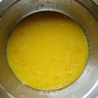 Make Strawberry birthday cake step 2
