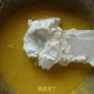 Make Strawberry birthday cake step 3