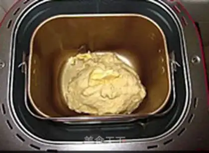 Make Russian hard beer bread step 2