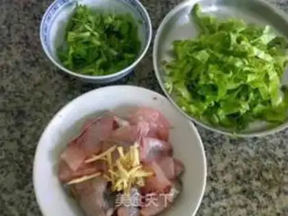 Make Fish porridge step 1