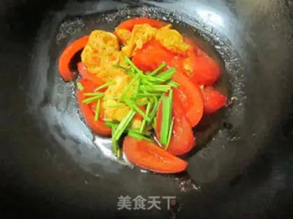 Make Tomato fried eggs step 9