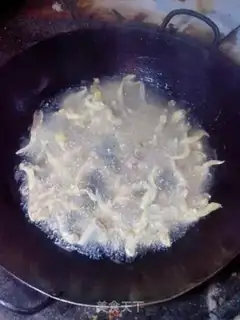 Make Pretzel mushrooms step 7