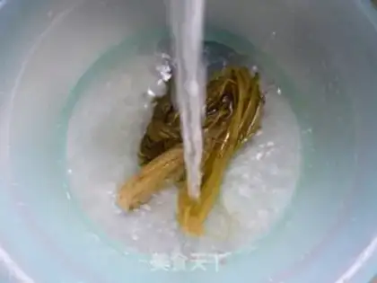 Make Snow cream and duck eggs step 2
