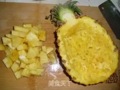 Make Pineapple seafood step 1