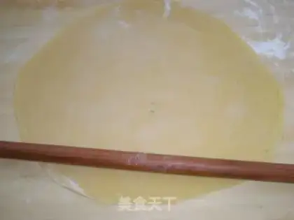 Make Hands on egg noodles step 1