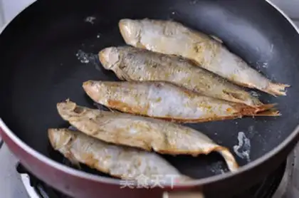 Make The tacos are salty fish step 7