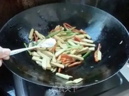 Make Twin pepper fried abalone mushrooms step 6