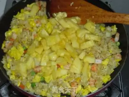 Make Pineapple seafood step 9
