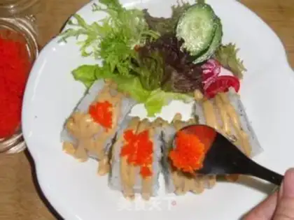 Make Yellow robe with seafood sushi step 13