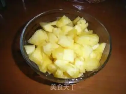 Make Pineapple duck step 1