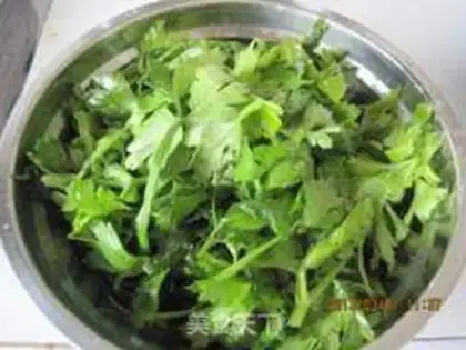 Make Celery leaves step 0