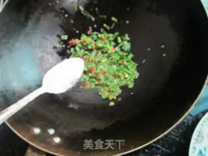 Make Garlic fried eggs step 3