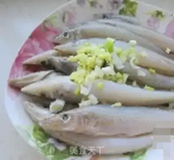 Make Dry sardines step 1