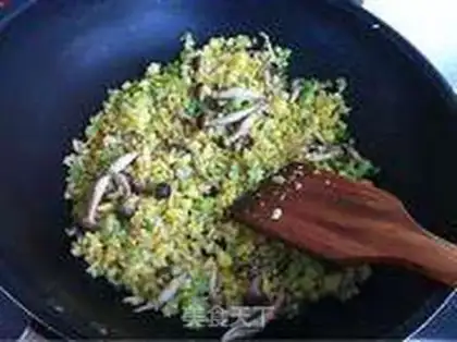 Make Gold egg fried rice step 8