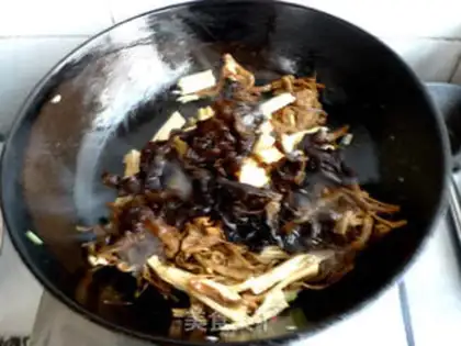 Make The mushrooms with soupballs step 4