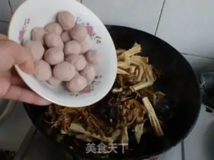 Make The mushrooms with soupballs step 6