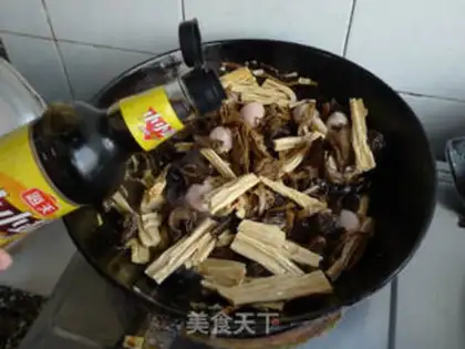Make The mushrooms with soupballs step 7