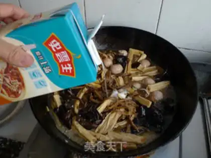 Make The mushrooms with soupballs step 9