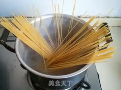 Make Spaghetti step 1
