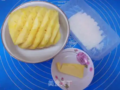 Make Pineapple roll step 1