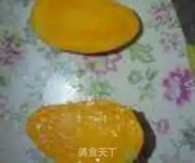 Make Strawberry yogurt with mango step 1