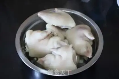 Make Roasted pig hoof step 3
